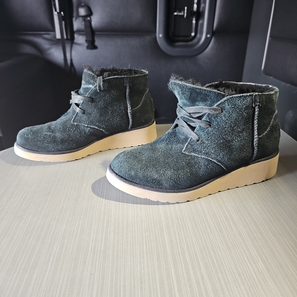 UGG‎ Australia Koolaburra 1015211 Black Wedge Chukka Ankle Boots shoes Women's 6 - Picture 1 of 12